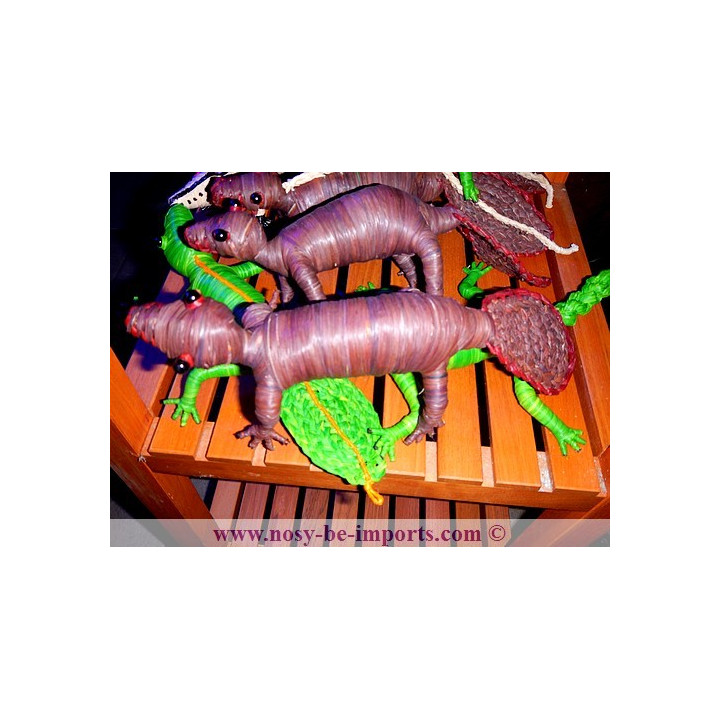 Uroplatus rafia - artisanat malgache - animaux rafia
